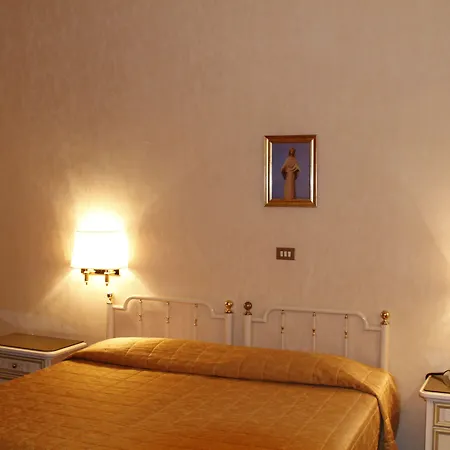 Edera Otel