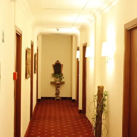 Edera Hotel 3*